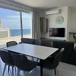 Bright 3br Penthouse With Amazing Views - By Hostmt *