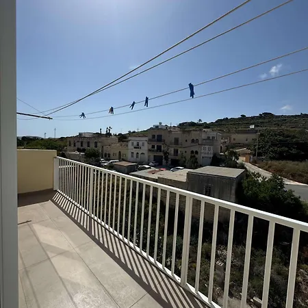 3 Bedrm Penthouse Amazing Views Apartment