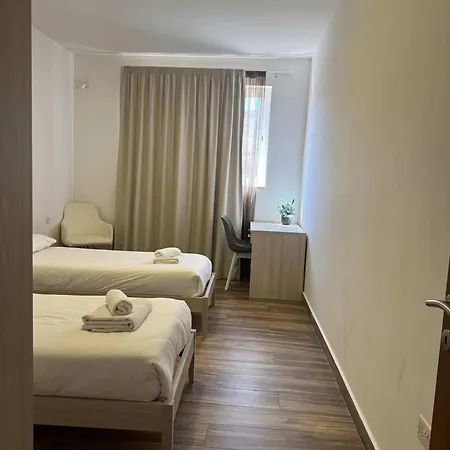 דירה Bright 3br Penthouse With Amazing Views - By Hostmt *