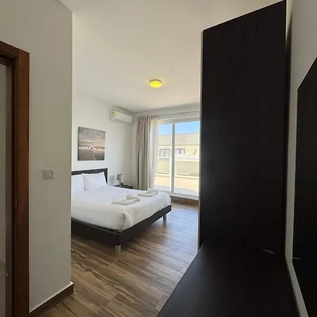 Bright 3br Penthouse With Amazing Views - By Hostmt דירה סיינט פול ביי