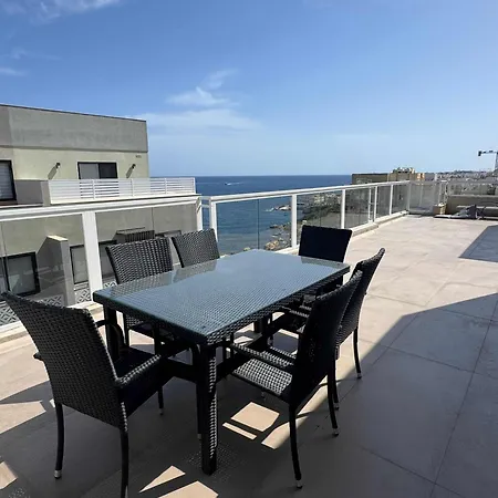 3 Bedrm Penthouse Amazing Views