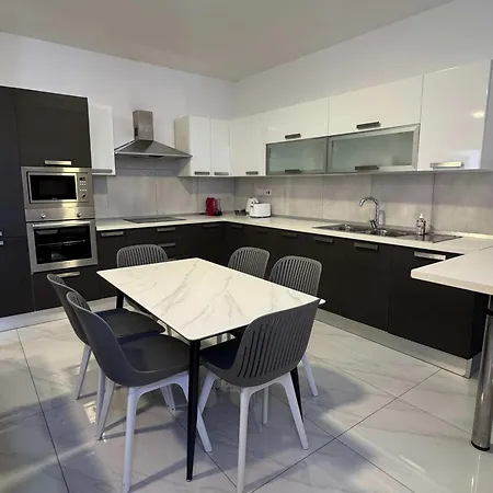 Bright 3br Penthouse With Amazing Views - By Hostmt דירה סיינט פול ביי