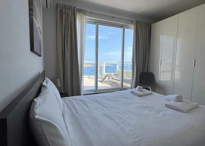 Lägenhet Bright 3br Penthouse With Amazing Views - By Hostmt