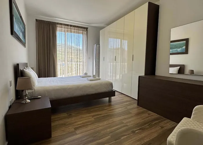 Bright 3br Penthouse With Amazing Views - By Hostmt