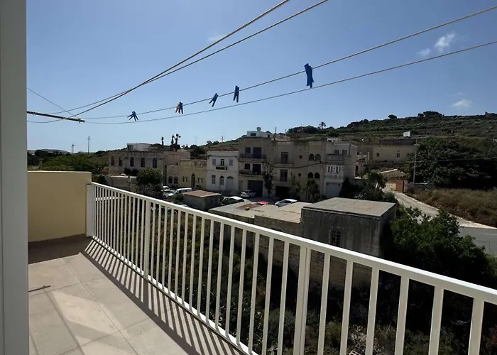 Bright 3br Penthouse With Amazing Views - By Hostmt Lägenhet