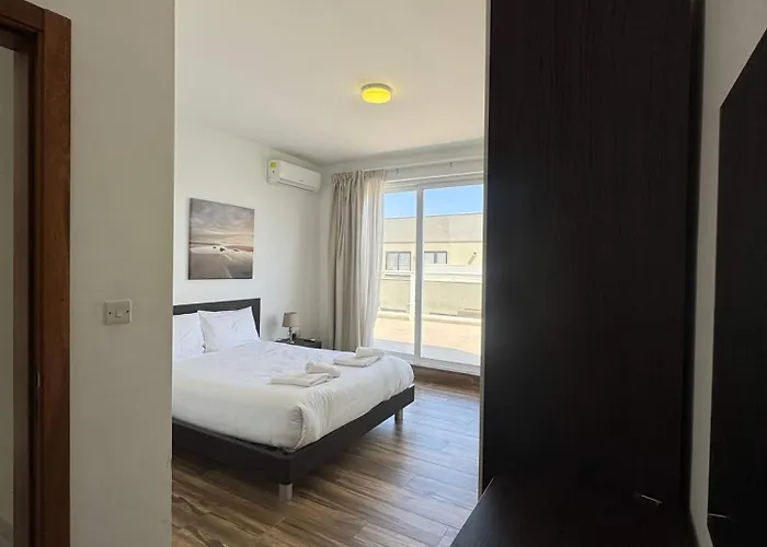 Bright 3br Penthouse With Amazing Views - By Hostmt Lägenhet St. Paul's Bay