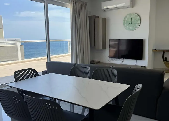 Bright 3br Penthouse With Amazing Views - By Hostmt *