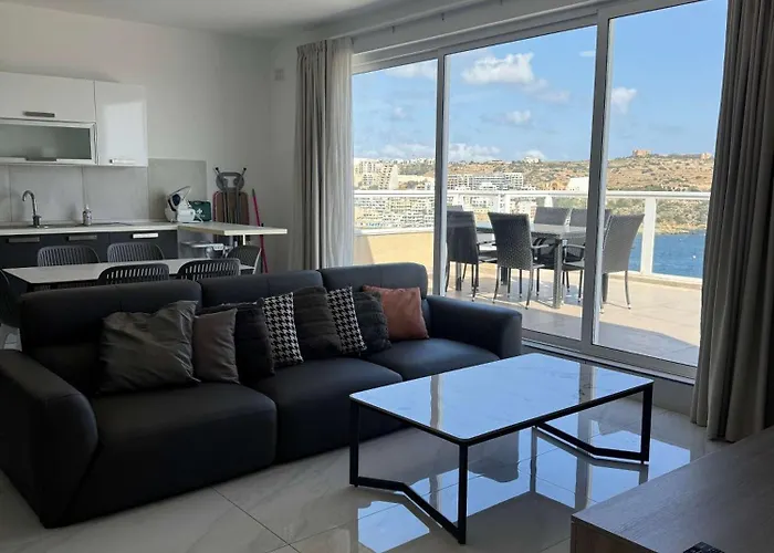 Bright 3br Penthouse With Amazing Views - By Hostmt Lägenhet *