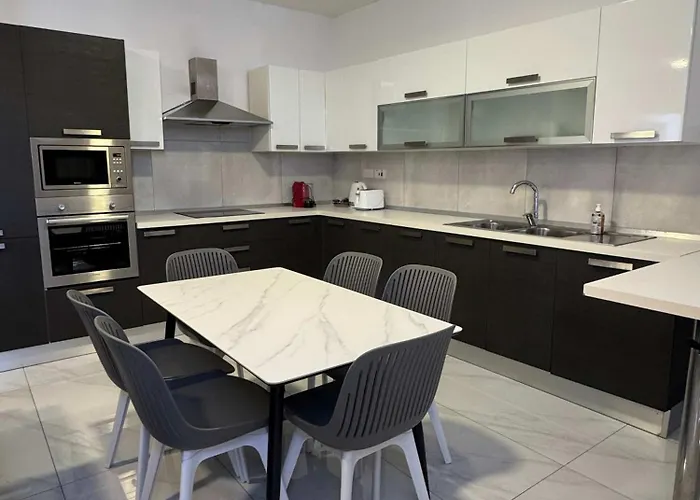 Bright 3br Penthouse With Amazing Views - By Hostmt Lägenhet St. Paul's Bay