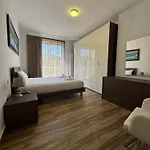 Bright 3br Penthouse With Amazing Views - By Hostmt