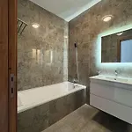 Bright 3br Penthouse With Amazing Views - By Hostmt *