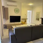 Bright 3br Penthouse With Amazing Views - By Hostmt