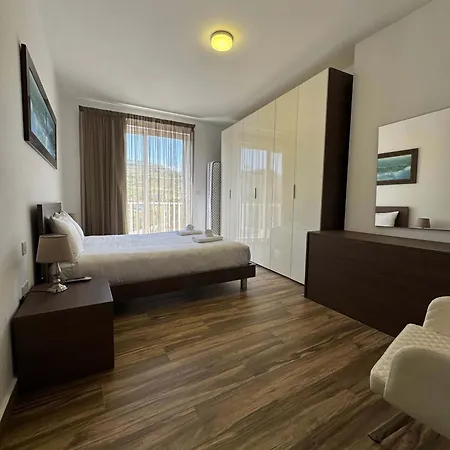 Bright 3br Penthouse With Amazing Views - By Hostmt