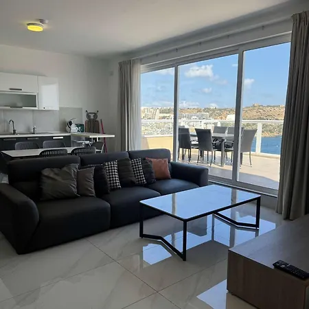 Bright 3br Penthouse With Amazing Views - By Hostmt Apartment *